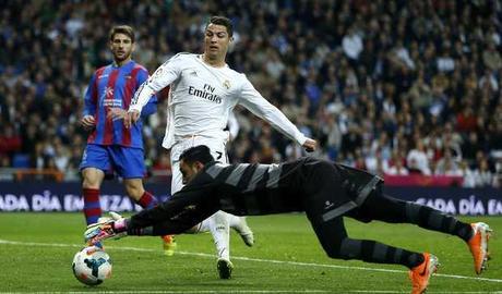 El Real Madrid ficha a Keylor Navas, el 'portero de Dios'