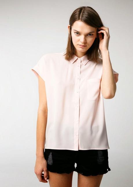 La camisa crop: hazte con ella en Rebajas.