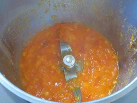 Pavo guisado en salsa de verduras