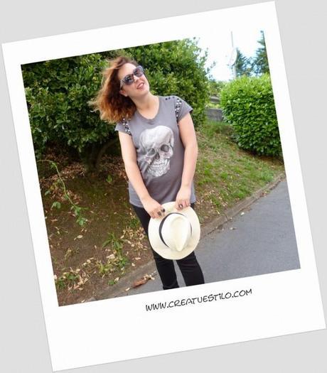 Look con camiseta de calavera