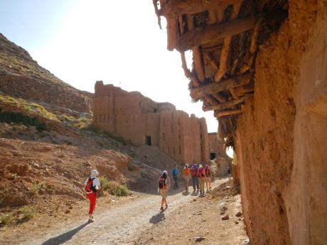 De Iskattafene a Zawyat Oumzi. Aldeas del Valle Aït Bouguemez. Marruecos