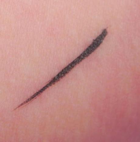 Mirada felina con la nueva gama SO COUTURE, de L'OREAL