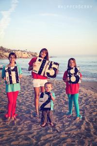BEACH-FAMILY-PHOTO