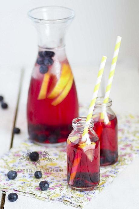 Limonada de té verde con arándanos