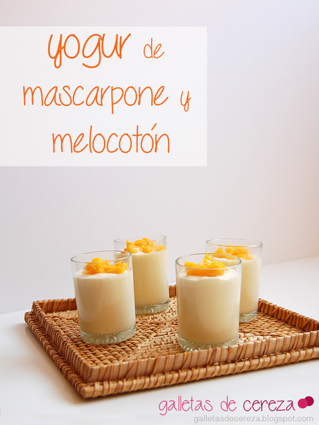 Yogur de mascarpone y melocotón