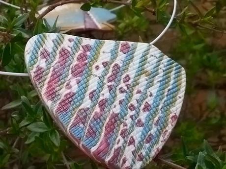 Arcilla - Colgante según Julie Picarello