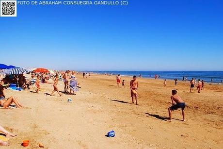 TURISTAespaña: El Océano Atlántico baña la Playa de Punta Umbría en la provincia de Huelva, comunidad de Andalucía.