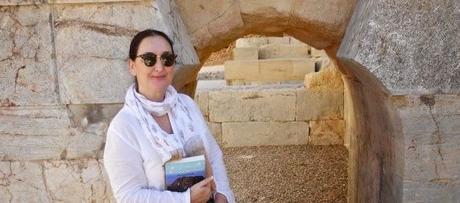 alex, guerra, arqueóloga, viajar, aprender