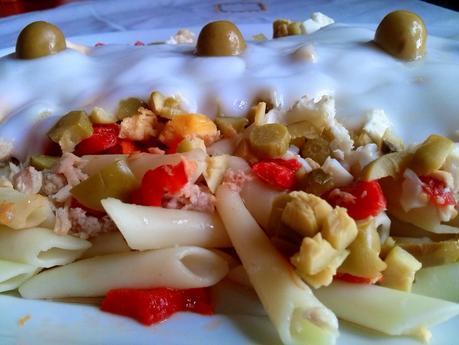 Ensalada de Macarrones con Lactonesa y Encurtidos