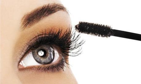 Cómo disimular y/o eliminar las bolsas de los ojos. Cómo disimular y/o eliminar las bolsas de los ojos.