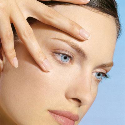 Cómo disimular y/o eliminar las bolsas de los ojos. Cómo disimular y/o eliminar las bolsas de los ojos.