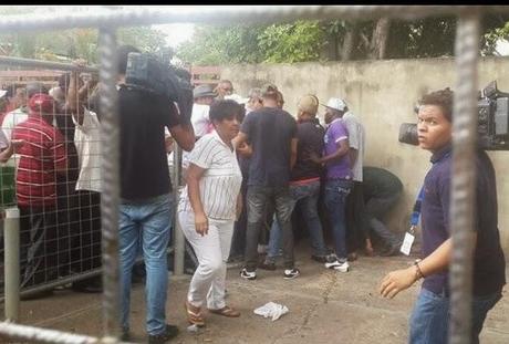 Varios heridos por balacera en casa PRD.
