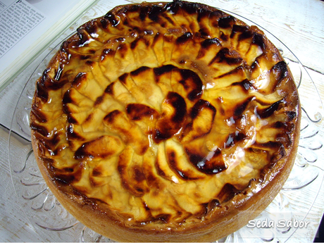 Tarta de manzana y natillas