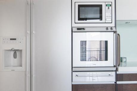 suelos de madera pintada de blanco estilo nórdico escandinavo decoración pisos suecos decoración de salones decoración de interiores decoración de comedores decoración blanco negro nórdico blog decoración nórdica 