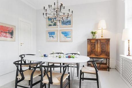 suelos de madera pintada de blanco estilo nórdico escandinavo decoración pisos suecos decoración de salones decoración de interiores decoración de comedores decoración blanco negro nórdico blog decoración nórdica 