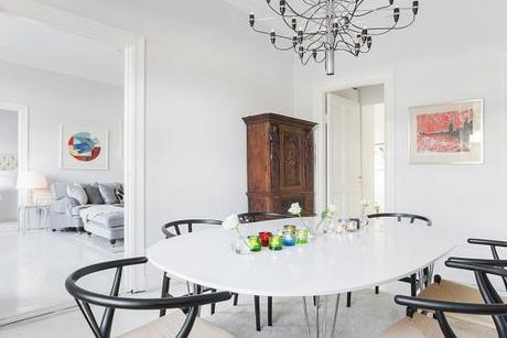 suelos de madera pintada de blanco estilo nórdico escandinavo decoración pisos suecos decoración de salones decoración de interiores decoración de comedores decoración blanco negro nórdico blog decoración nórdica 