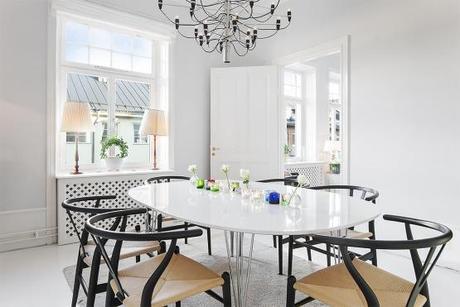 suelos de madera pintada de blanco estilo nórdico escandinavo decoración pisos suecos decoración de salones decoración de interiores decoración de comedores decoración blanco negro nórdico blog decoración nórdica 