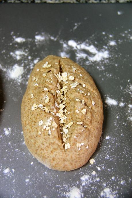 Pan Integral al Tomillo + Tutorial de Amasado