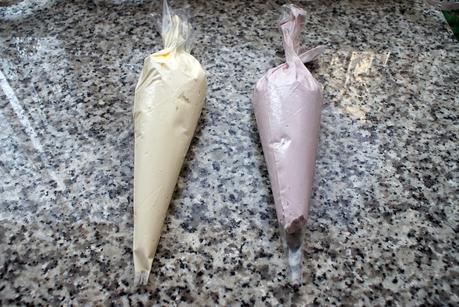 Cupcakes de Violetas y Chocolate Blanco y Mini Tutorial de Decoración Bicolor