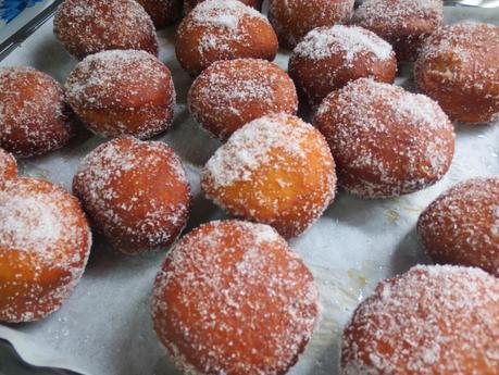 Bombas fritas, berlinesas o bolas de fraile