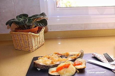 Pámpano con salsa de pimiento rojo