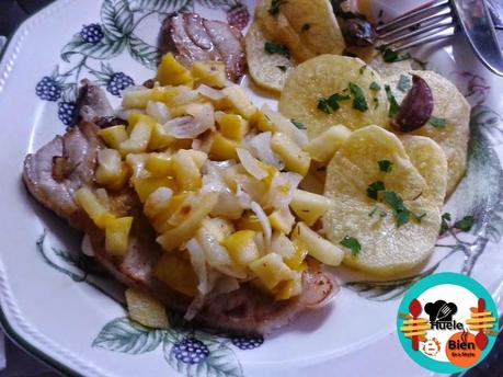 Chuletas de cerdo con manzanas