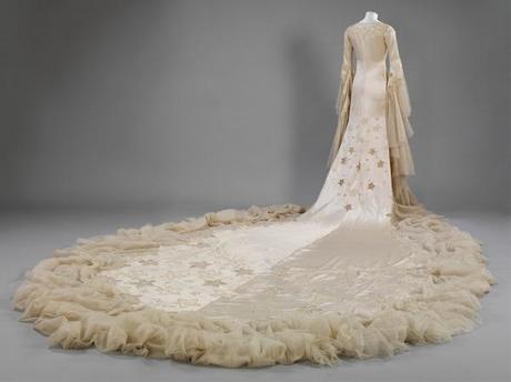 4 Silk satin wedding dress designed by Norman hartnell in 1933 BACK - Victoria and Albert Museum London - Vintage By Lopez-Linares recommendation