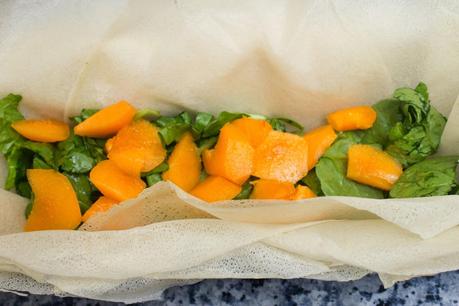Pastel de quesos, jamón y albaricoques