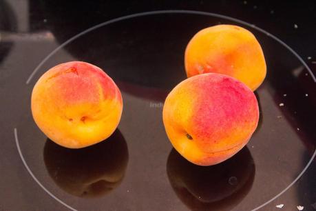 Pastel de quesos, jamón y albaricoques