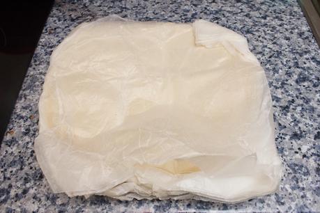 Pastel de quesos, jamón y albaricoques