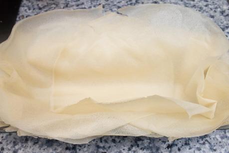 Pastel de quesos, jamón y albaricoques