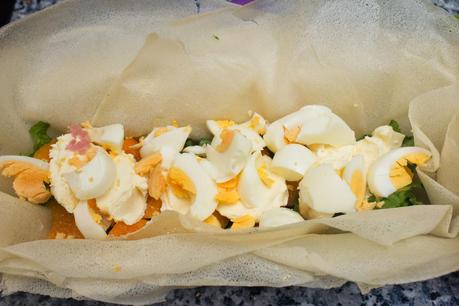 Pastel de quesos, jamón y albaricoques