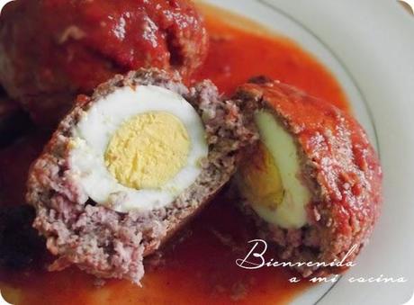 Albondigones de kefta con corazón de huevo