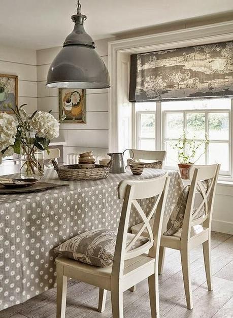 Comedores Rusticos  /  Rustic  Dining Rooms