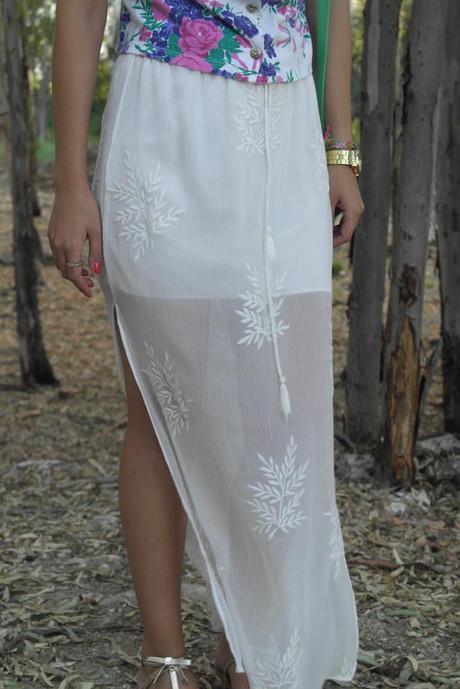 EMBROIDERED SKIRT