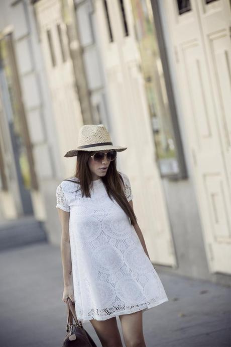 street style barbara crespo fringes and lace dress crochet sendra boots fashion blogger outfit blog de moda