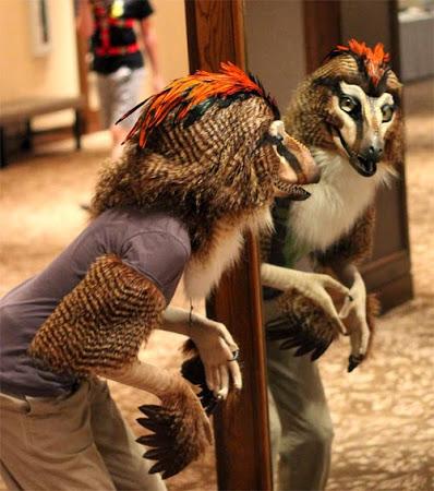 Disfraz dinosauriano para la Anthrocon