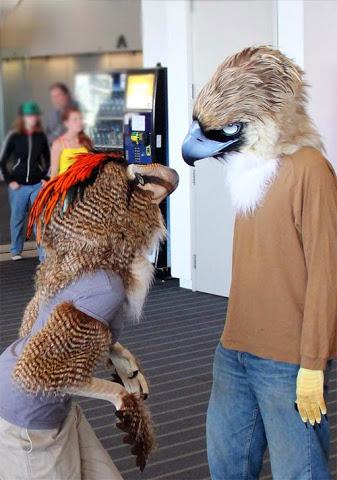 Disfraz dinosauriano para la Anthrocon