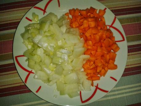 cebolla y zanahoria en dados