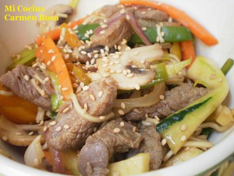 TERNERA CON VERDURA EN SALSA DE OSTRAS CON SÉSAMO