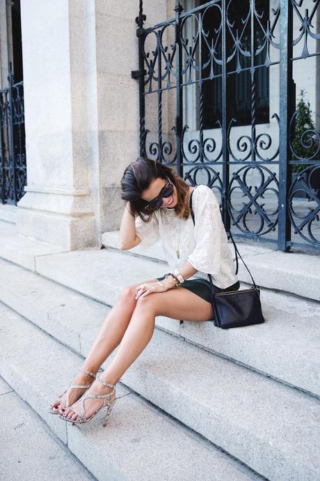 Snake_Sandals-Green_Skirt-Lace_Top-Outfit-Street_Style-13