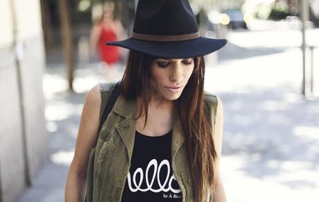 street style barbara crespo hello a bicyclette tshirt fashion blogger outfit blog de moda