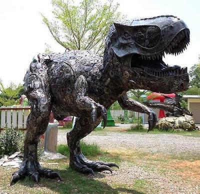 Los dinosaurios reciclados de Tom Samui