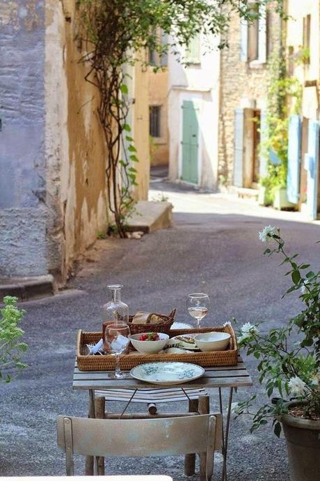 Area de Picnic en Estilo Rustico  /  Rustic Style Picnic Area