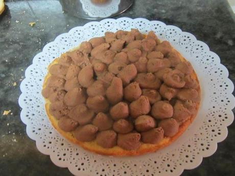 TARTA RELLENA DE GUINDAS EN ALMÍBAR