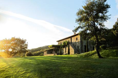 CASA BRAMASOLE ARQUITECTURA TOSCANA E INTERIOR RÚSTICO ESCANDINAVO EN UMBRÍA