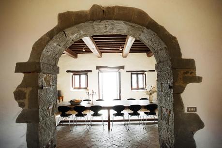 CASA BRAMASOLE ARQUITECTURA TOSCANA E INTERIOR RÚSTICO ESCANDINAVO EN UMBRÍA