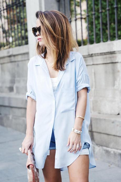 Blue_Shirt-Levis-AStor_Lipstick-Silver_Sandals-Antik_Batik-Street_Style-Outfit-912
