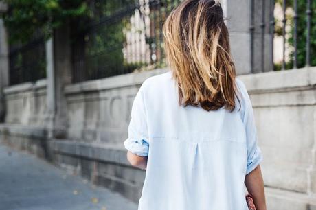 Blue_Shirt-Levis-AStor_Lipstick-Silver_Sandals-Antik_Batik-Street_Style-Outfit-2712