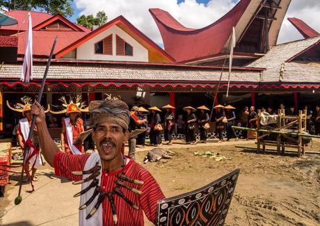 Cantos y danzas, funeral Tana Toraja
